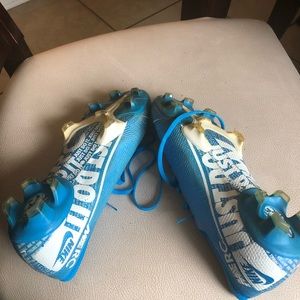 Soccer cleats/shoes